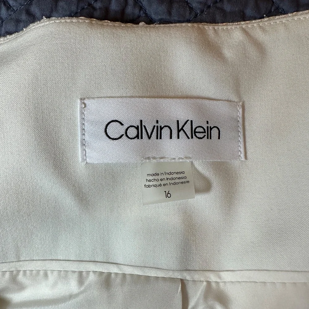 Calvin Klein Ivory Metallic Tweed -like Jacket and Skirt Suit, Size 16 - Picture 2 of 9